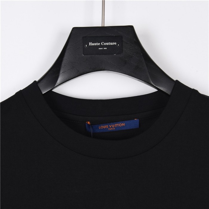 Clothes LOUIS VUITTON 904