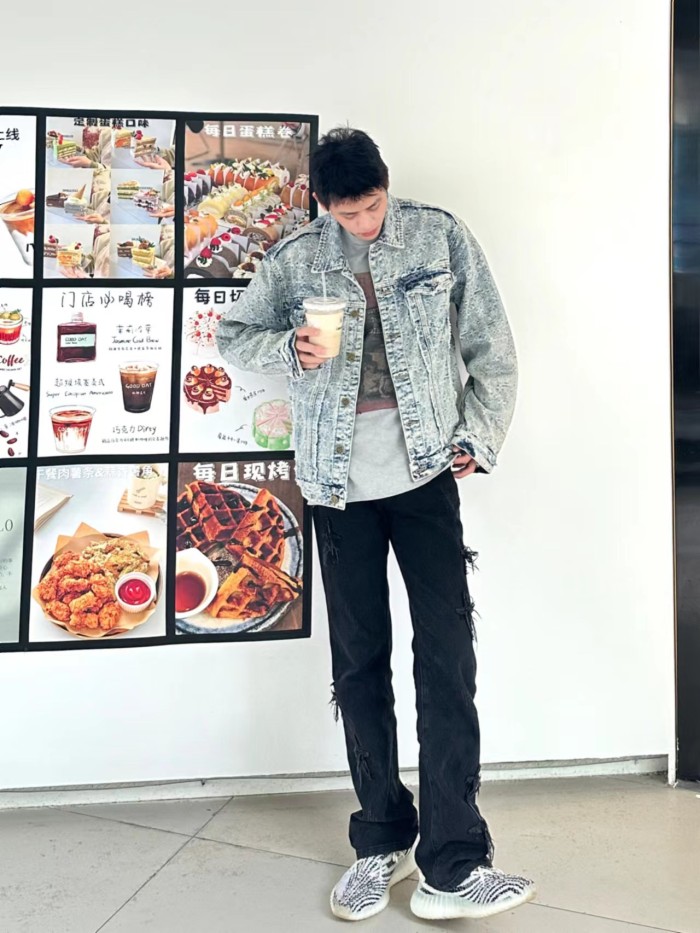 Clothes LOUIS VUITTON 900