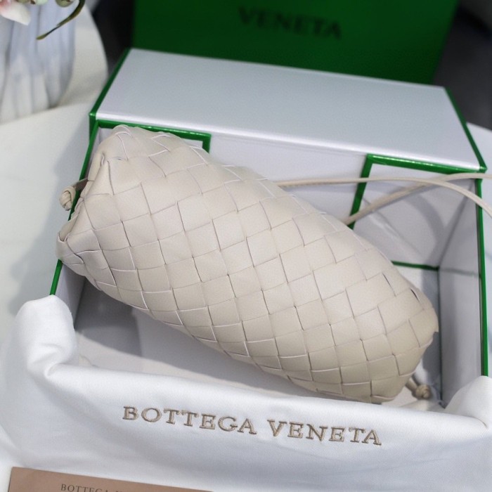 handbags Bottega Veneta The pouch size:23*13*8