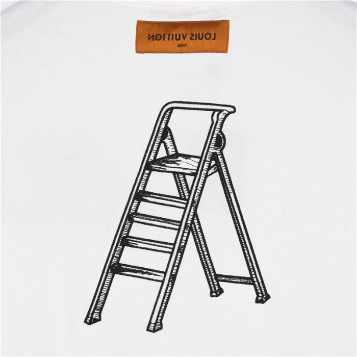 Clothes LOUIS VUITTON 905