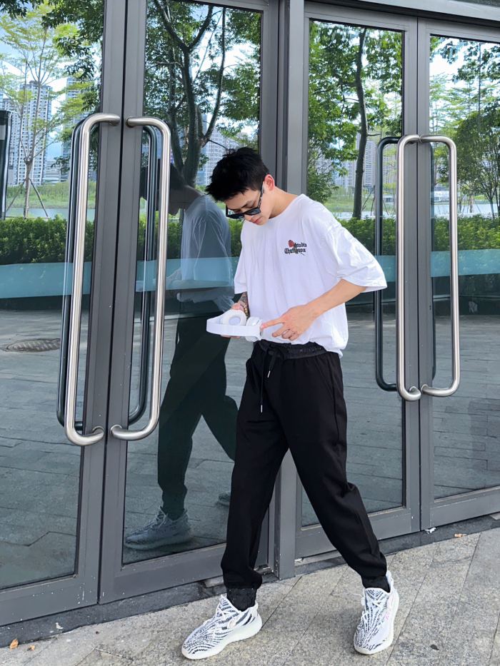 Clothes LOUIS VUITTON 902