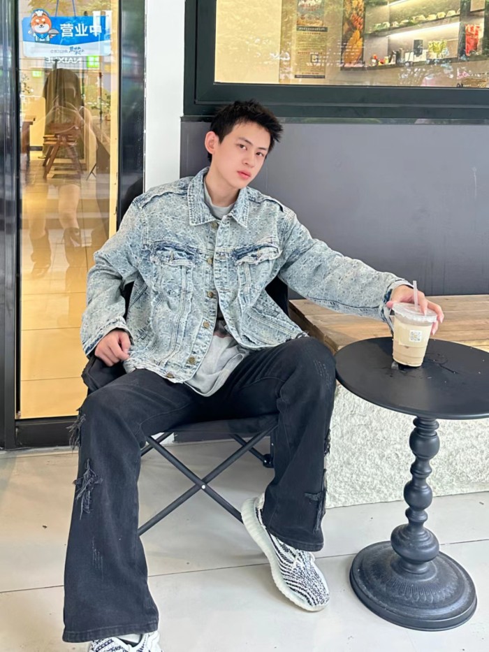 Clothes LOUIS VUITTON 900