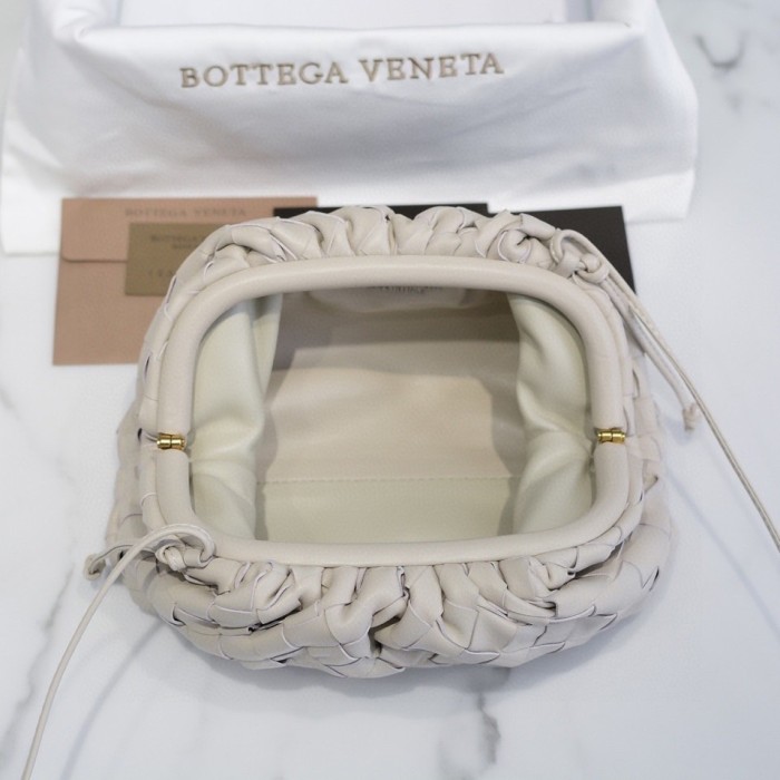 handbags Bottega Veneta The pouch size:23*13*8