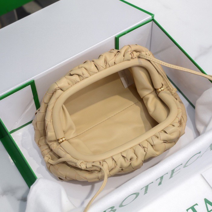 handbags Bottega Veneta The pouch size:23*13*8