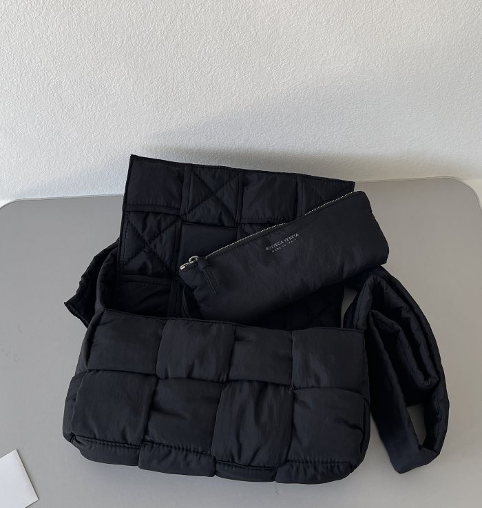 handbags Bottega Veneta 628951 size:32*19*14