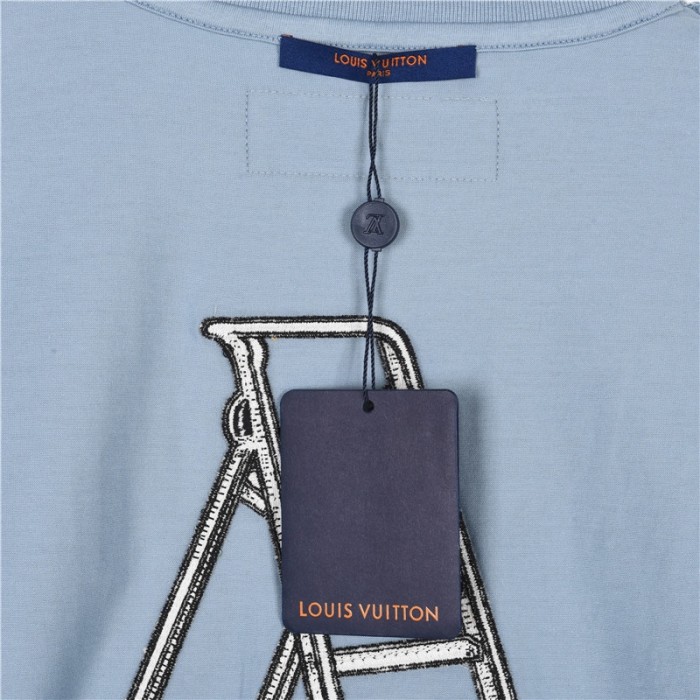 Clothes LOUIS VUITTON 906