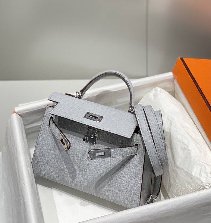 Handbags Hermes 𝗠𝗶𝗻𝗶 𝟎𝐒 size:19 cm