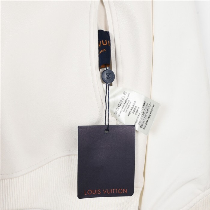 Clothes LOUIS VUITTON 901