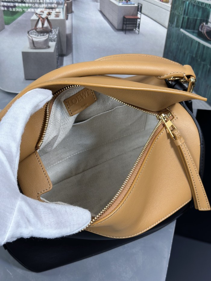 Handbags LOEWE Jonathan Anderson size:24-10.5-16 cm