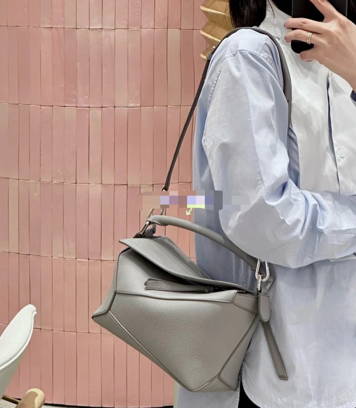 Handbags LOEWE Jonathan Anderson size:24-10.5-16 cm