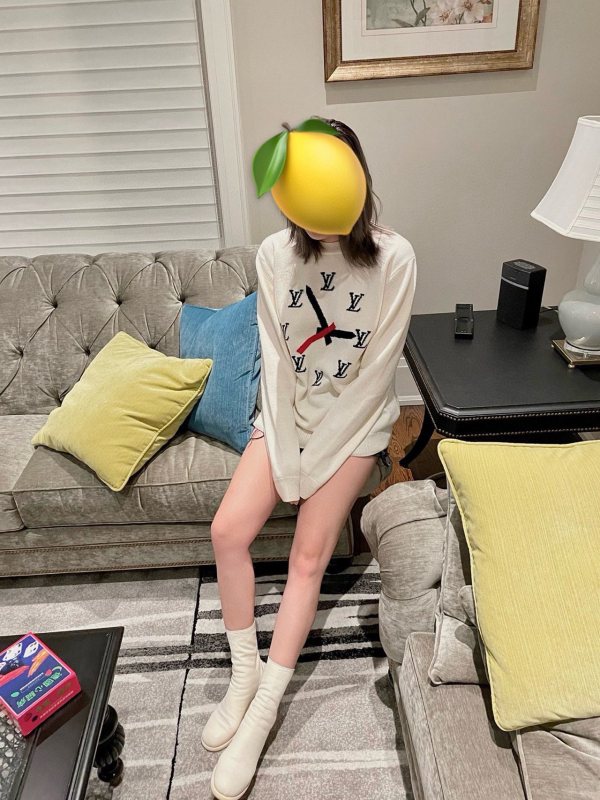 Clothes LOUIS VUITTON 911