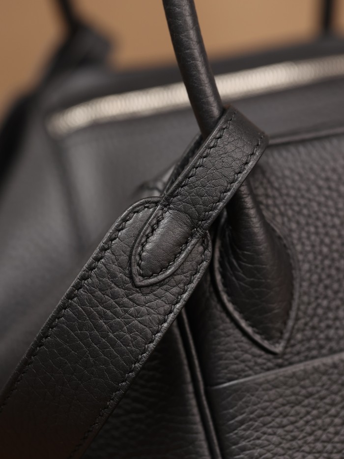 Handbags Hermes Lindy size:26x 18x14 cm