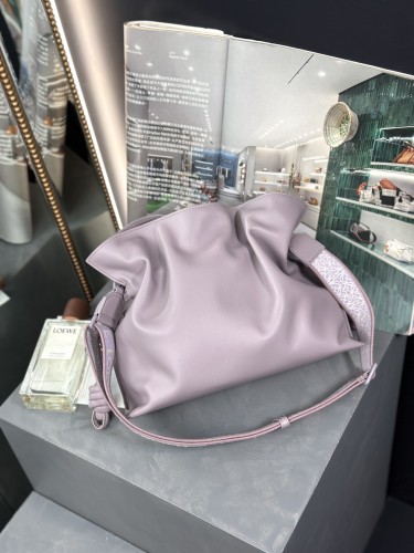Handbags LOEWE 𝗟𝗼𝗲𝘄𝗼 𝗙𝗹𝗮𝗺𝗲𝗻𝗰𝗼 size:30-24.5-10.5 cm