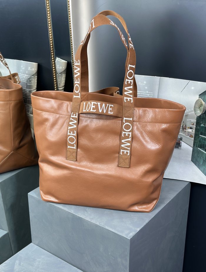 Handbags LOEWE 𝙁𝙤𝙡𝙙 𝙎𝙝𝙤𝙥𝙥𝙚𝙧 size:50×20×31 cm