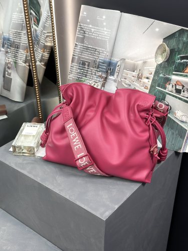 Handbags LOEWE 𝗟𝗼𝗲𝘄𝗼 𝗙𝗹𝗮𝗺𝗲𝗻𝗰𝗼 size:30-24.5-10.5 cm