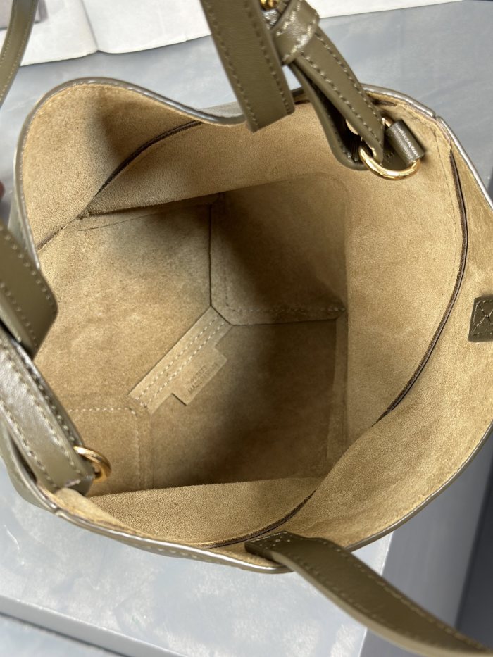 Handbags LOEWE 𝙋𝙪𝙯𝙯𝙡𝙚 𝙁𝙤𝙡𝙙 size:16.5-9.5-20 cm