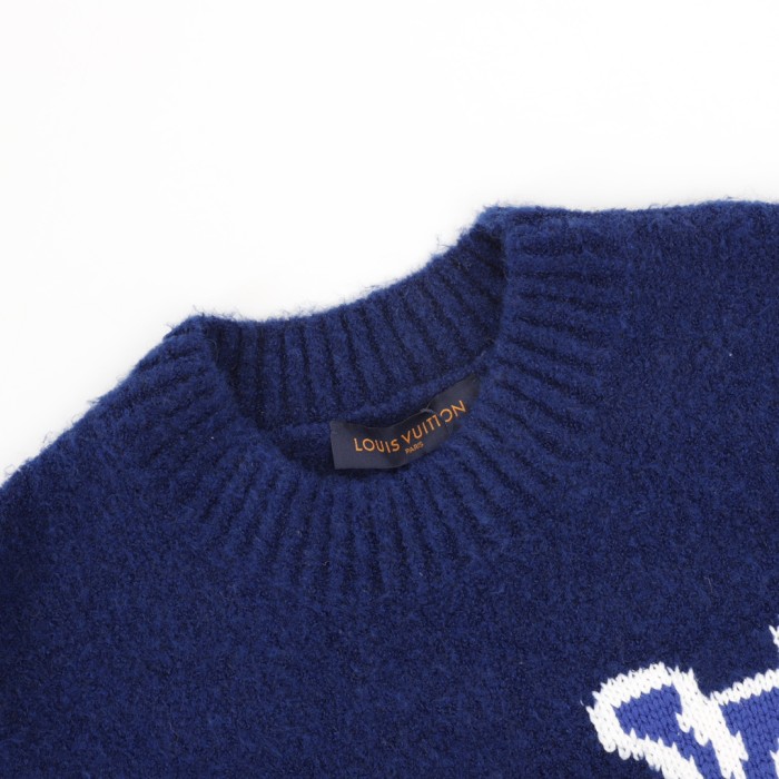 Clothes LOUIS VUITTON 913