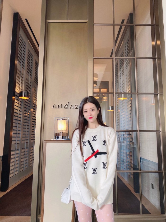 Clothes LOUIS VUITTON 911