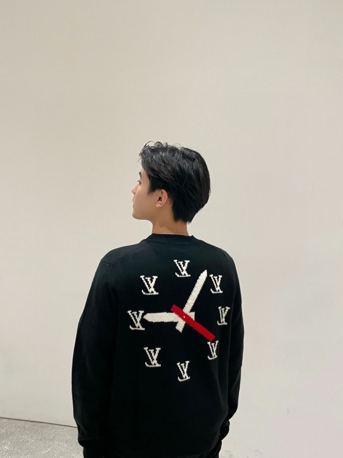 Clothes LOUIS VUITTON 910