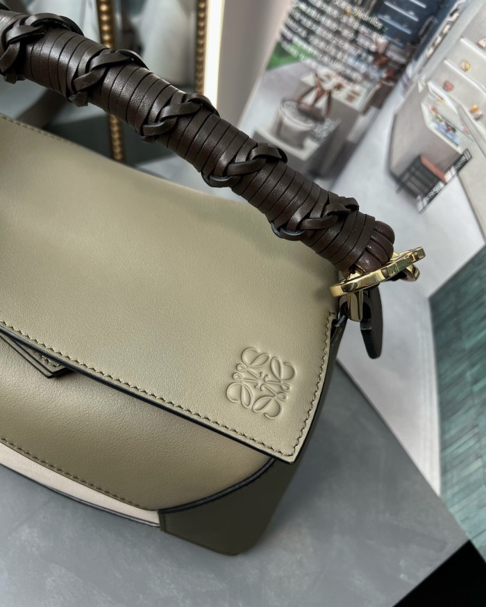 Handbags LOEWE Jonathan Anderson size:24-10.5-16 cm