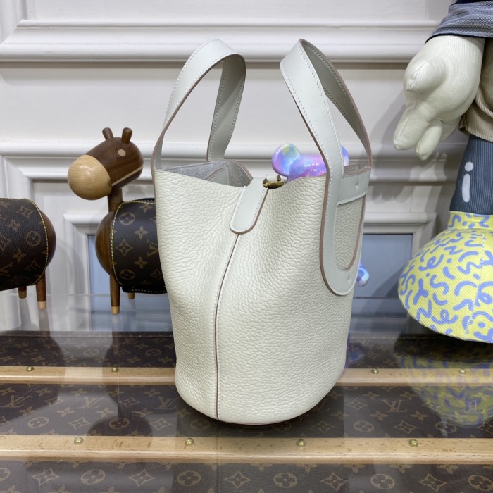 Handbags Hermes picotin size :18x2.5 x22 cm