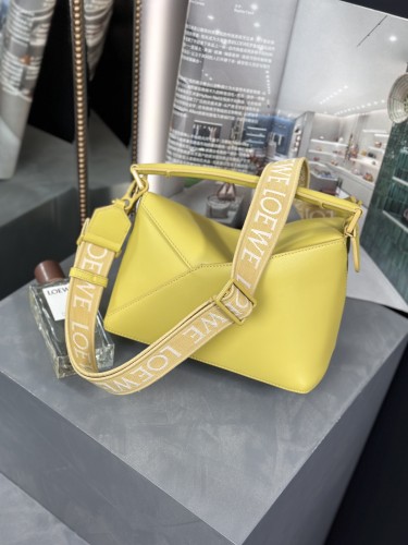 Handbags LOEWE 𝙿𝚞𝚣𝚣𝚕𝚎 𝚎𝚍𝚐𝚎 size:24×16.5×10.5 cm