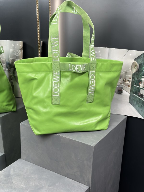 Handbags LOEWE 𝙁𝙤𝙡𝙙 𝙎𝙝𝙤𝙥𝙥𝙚𝙧 size:50×20×31 cm
