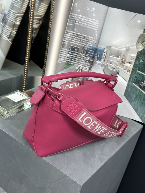 Handbags LOEWE 𝙿𝚞𝚣𝚣𝚕𝚎 𝚎𝚍𝚐𝚎 size:24×16.5×10.5 cm