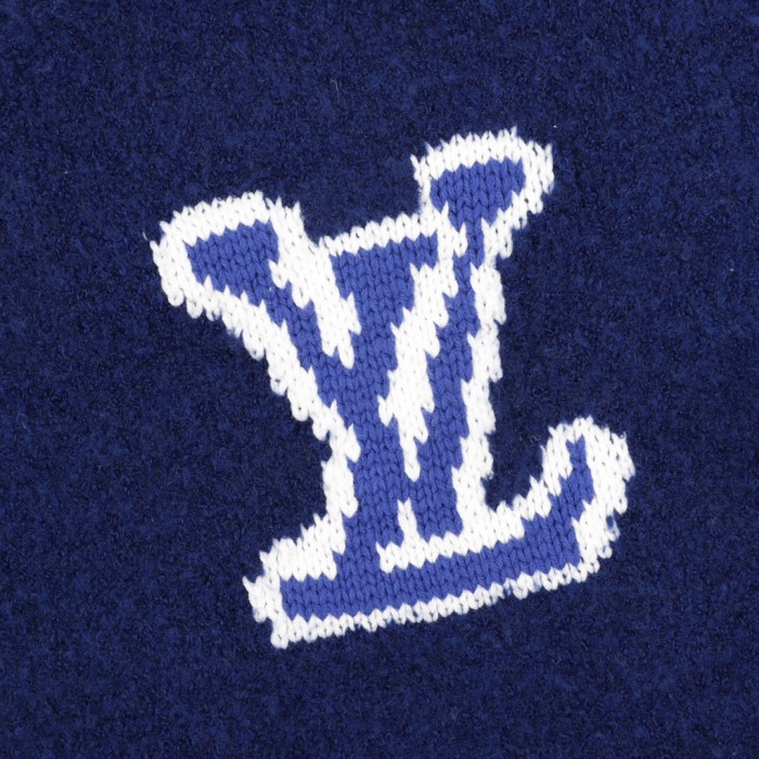 Clothes LOUIS VUITTON 913