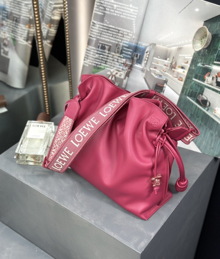 Handbags LOEWE 𝗟𝗼𝗲𝘄𝗼 𝗙𝗹𝗮𝗺𝗲𝗻𝗰𝗼 size:30-24.5-10.5 cm