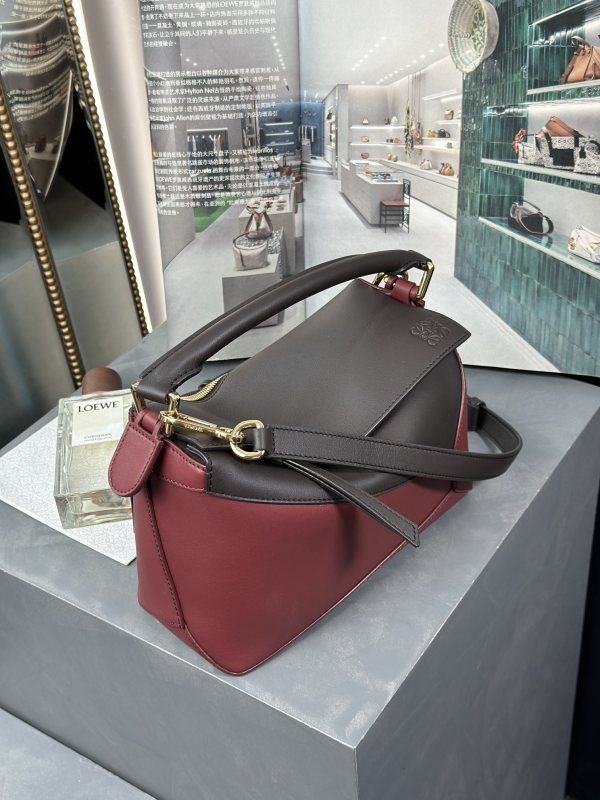Handbags LOEWE Jonathan Anderson size:24-10.5-16 cm