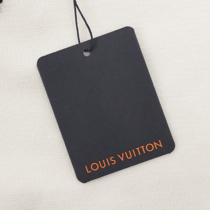Clothes LOUIS VUITTON 911