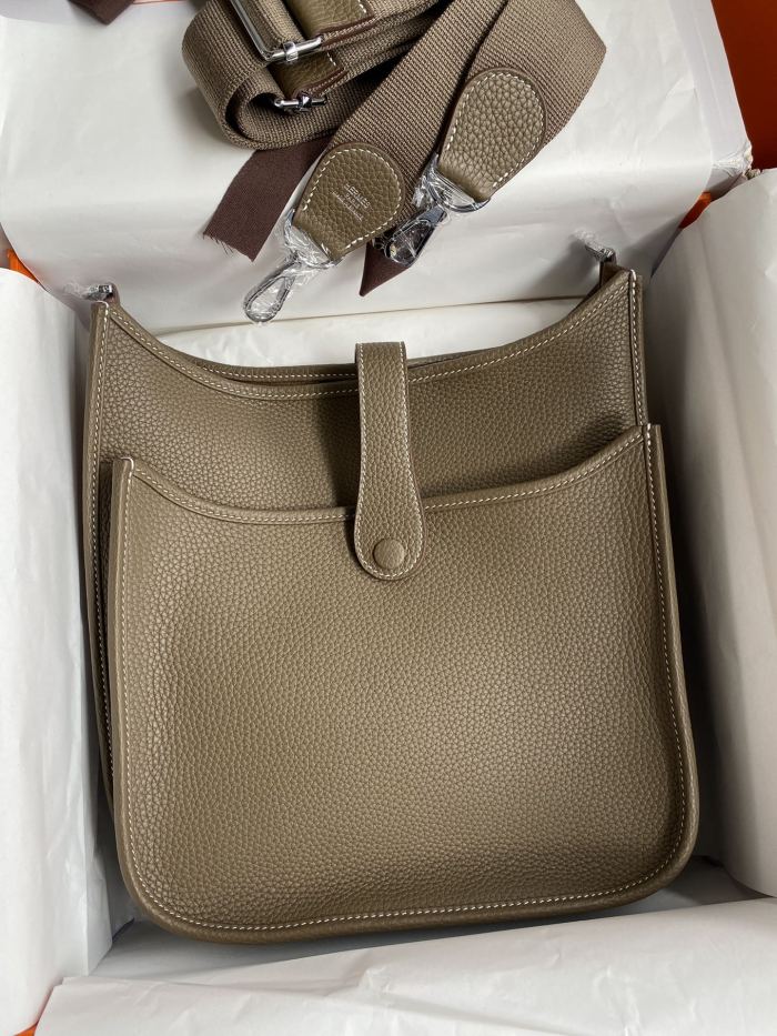 Handbags Hermes Evelyn size:29 cm