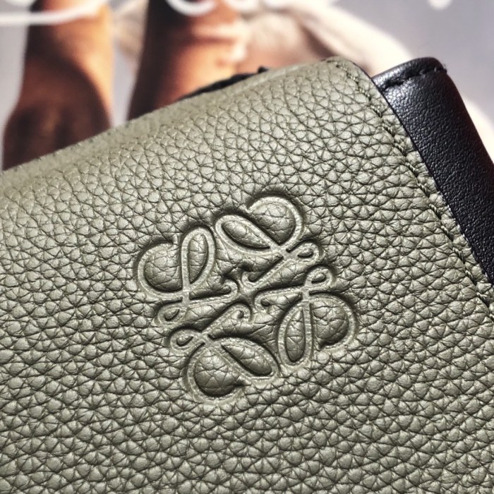 Handbags LOEWE ykk size:23x18x9 cm