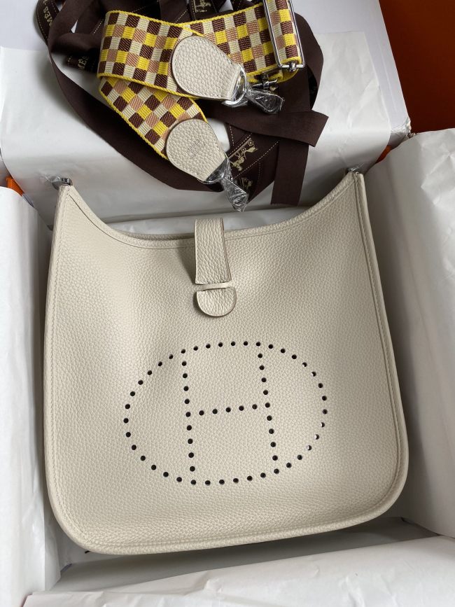 Handbags Hermes Evelyn size:29 cm