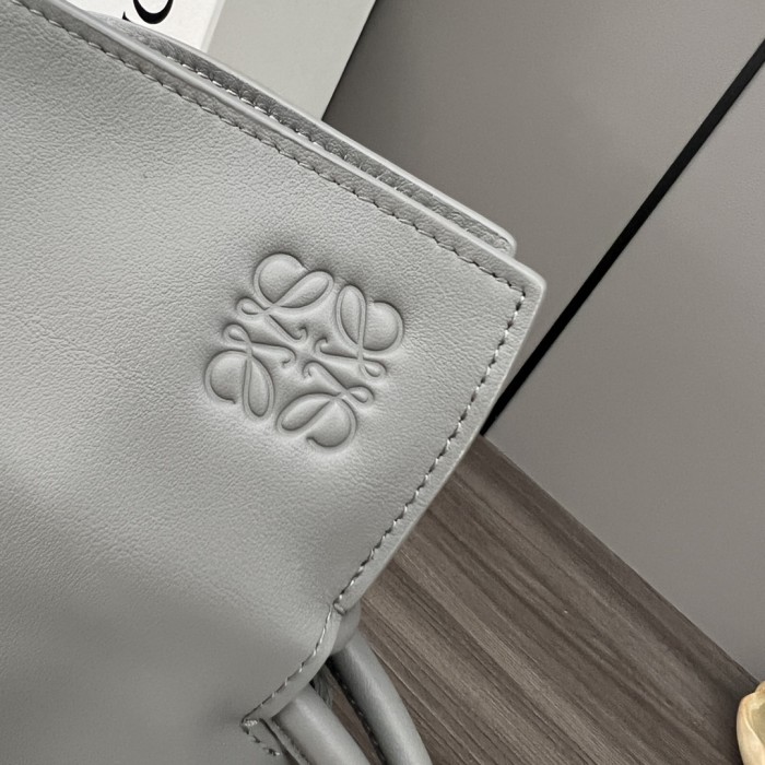 Handbags LOEWE 062350 size:38*29*14 cm