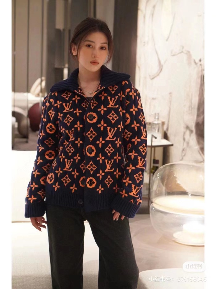 Clothes LOUIS VUITTON 918