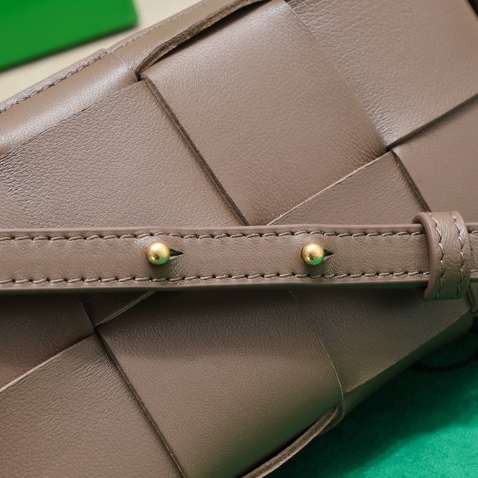 Handbags LOEWE 6816 size:18*9*3.5 cm