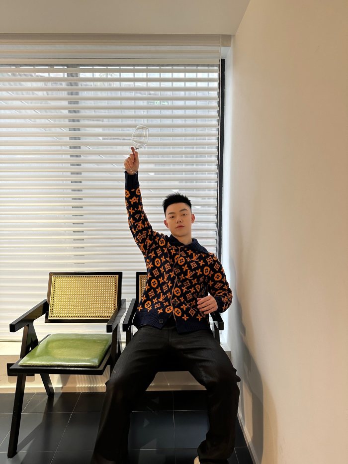 Clothes LOUIS VUITTON 920