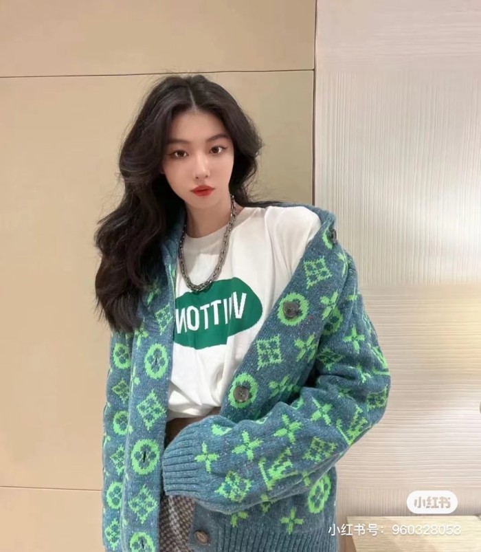 Clothes LOUIS VUITTON 919