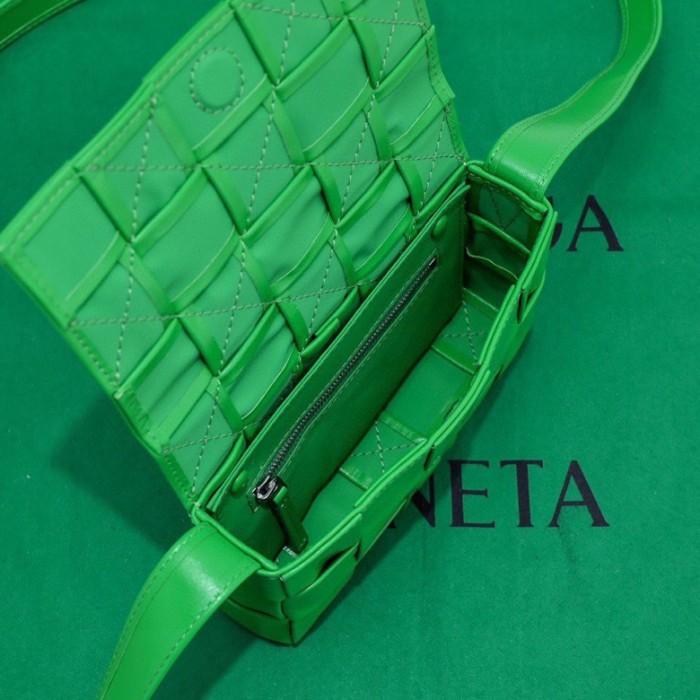 Handbags LOEWE 7587 size:17.5*10.5*3 cm