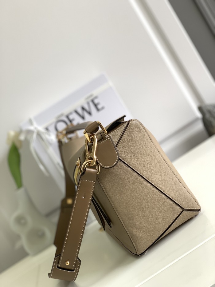 Handbags LOEWE 10170 size:35*17*24 cm
