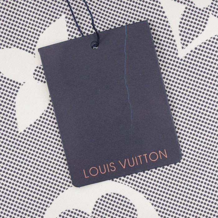 Clothes LOUIS VUITTON 914