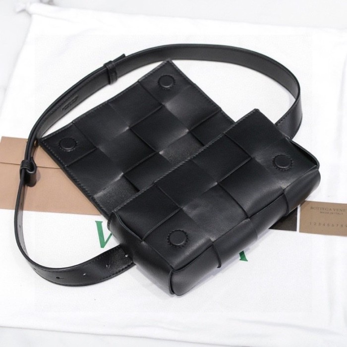 Handbags LOEWE 6815 size:17.5×9.5×5 cm