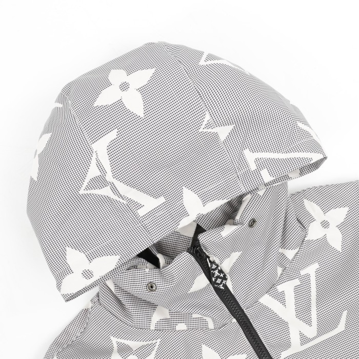 Clothes LOUIS VUITTON 914