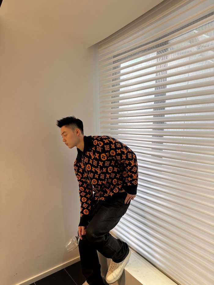 Clothes LOUIS VUITTON 920