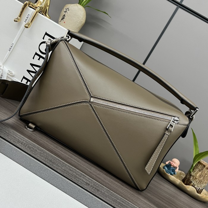 Handbags LOEWE 10170 size:36.5*19*23 cm