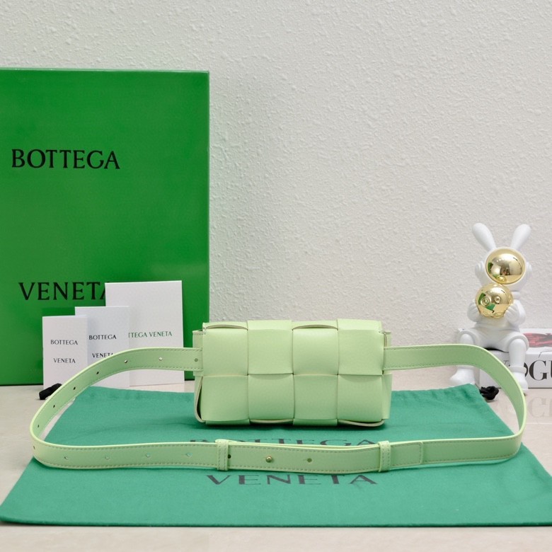 Handbags LOEWE 6815 size:17.5×9.5×5 cm