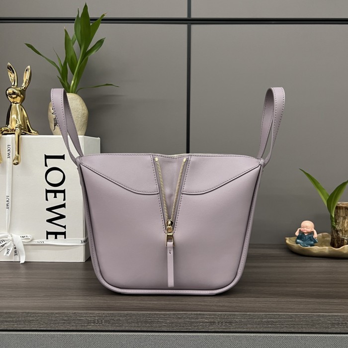 Handbags LOEWE 652233 size:19.5*14.5*20.8 cm