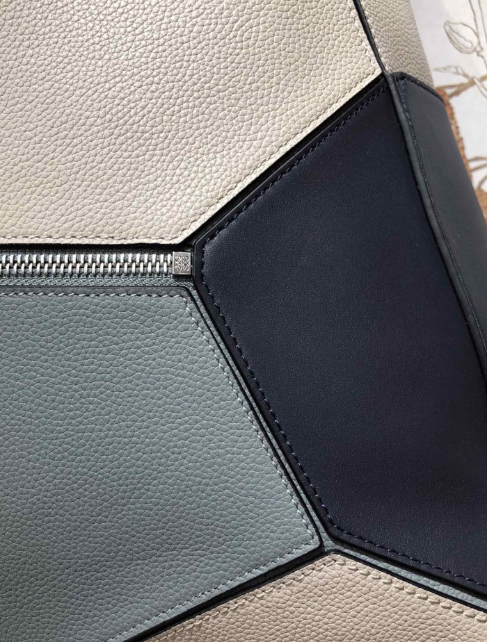 Handbags LOEWE ykk size:33x44.5x19 cm